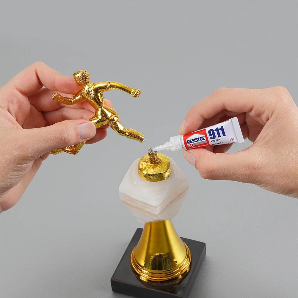 Pegamento Liquido Resistol 911de 2gr Secado Rapido Color Rojo