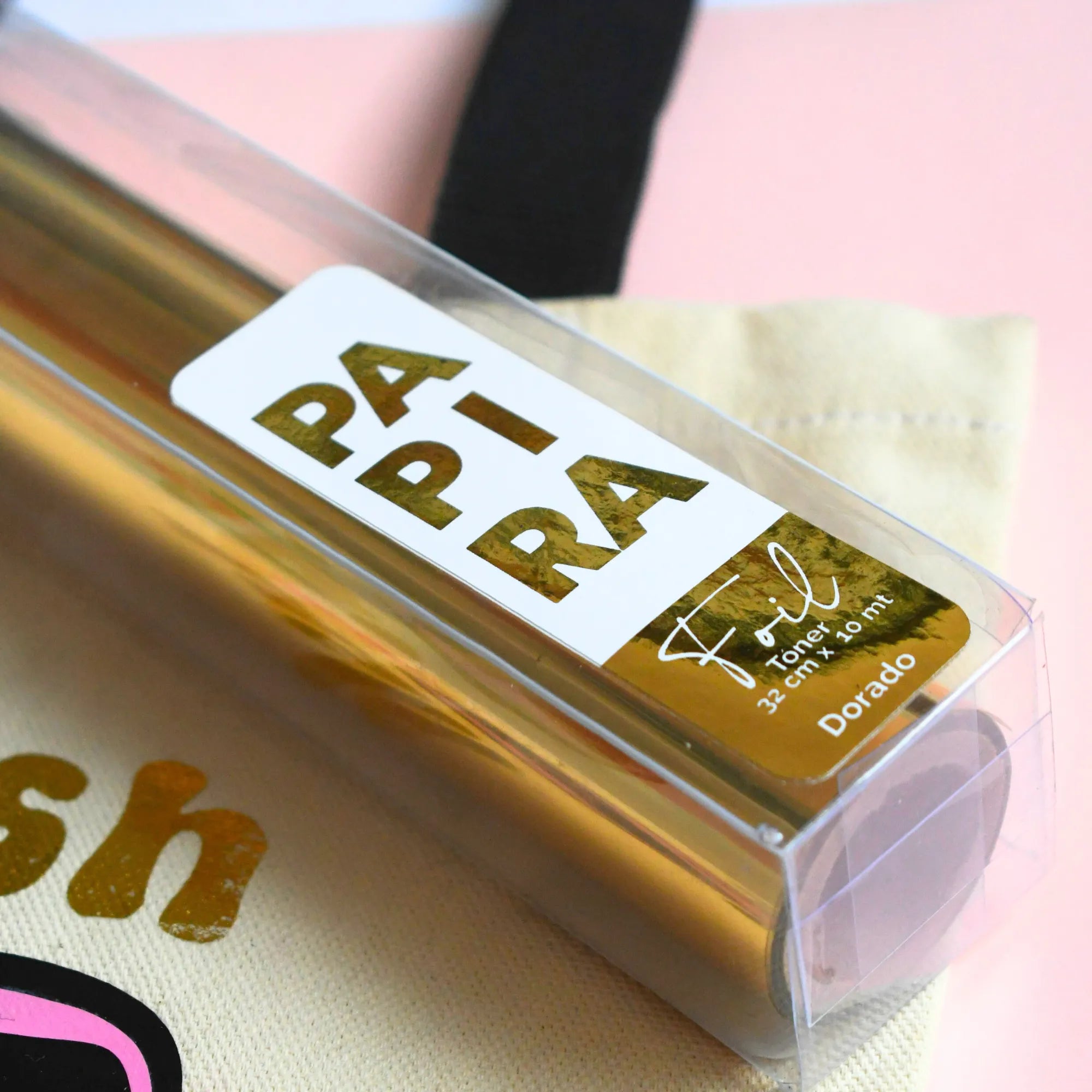 #Color_Dorado