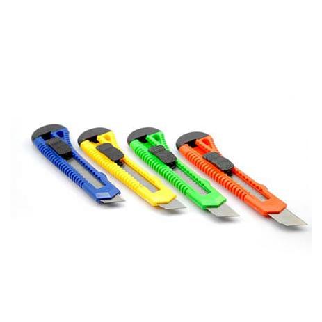 CUTTER CELICA PLÁSTICO GRANDE 17CMS/NAVAJA 18MM